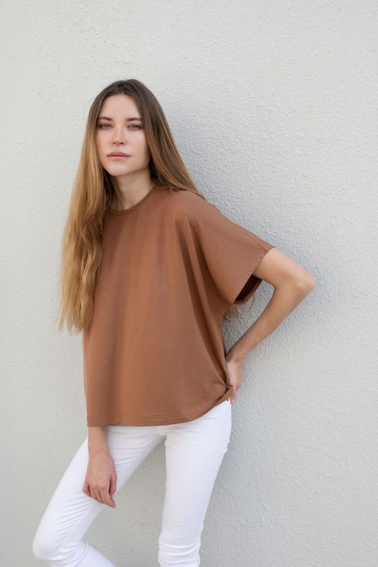 MATHILDA TEE TENCEL TOFFEE SUSTAINABLE | EMILIA OHRTMANN