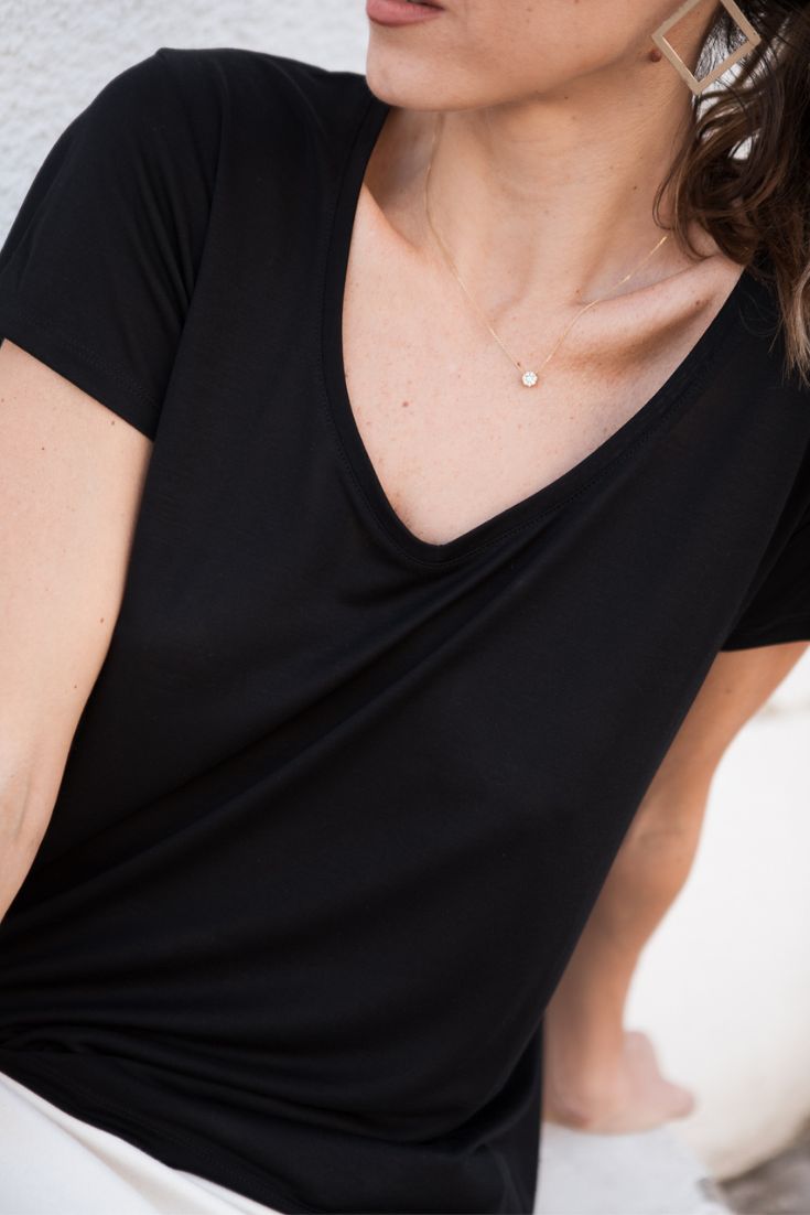 Sienna Tee V-neck Tencel - Sustainable Fashion Dubai | EMILIA OHRTMANN