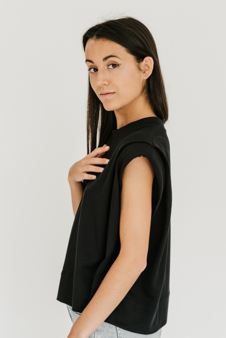 DAKOTA Shoulder pad top black tencel| EMILIA OHRTMANN