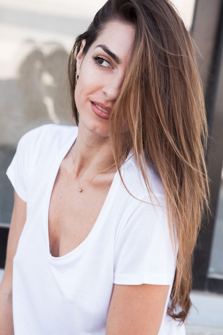 Sienna Tee V-neck Tencel - Sustainable Fashion Dubai | EMILIA OHRTMANN