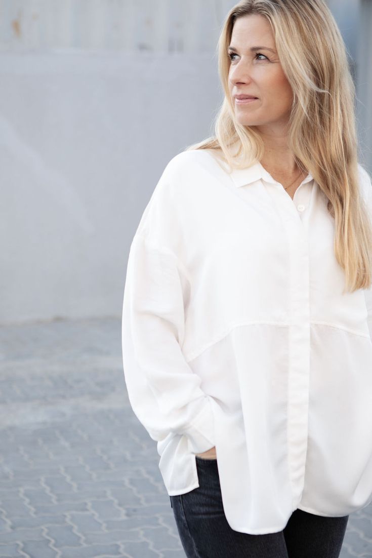 ANAIS BLOUSE white oversized cupro ethical production | EMILIA OHRTMANN